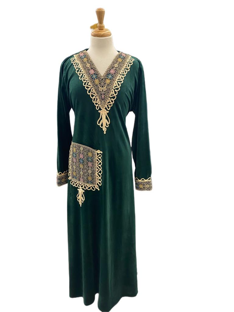 Elegant Egyptian Velvet Jalabiya – Embroidered Winter Warmth
