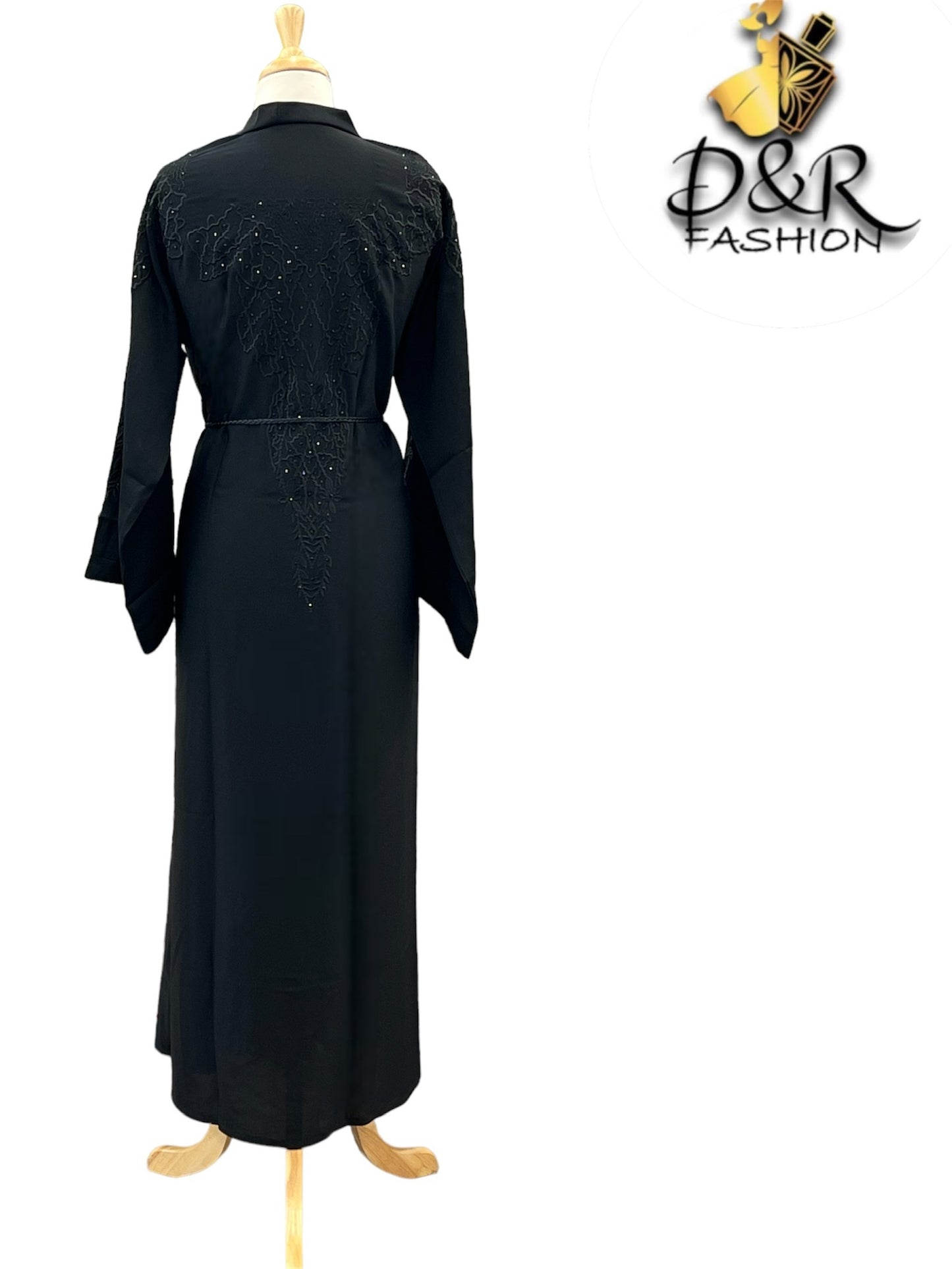 Abaya-"Elegant Open Dubai Abaya with Embroidered Details & Matching Scarf"