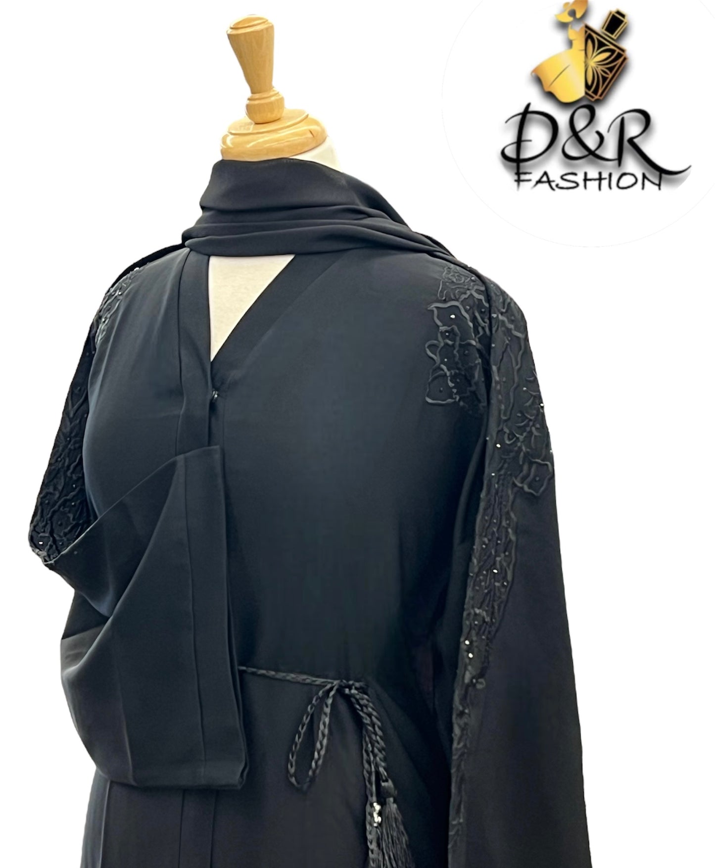 Abaya-"Elegant Open Dubai Abaya with Embroidered Details & Matching Scarf"
