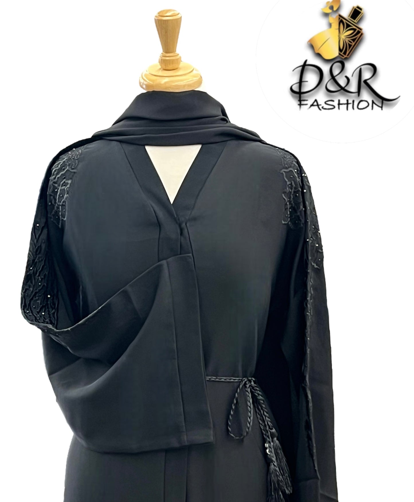 Abaya-"Elegant Open Dubai Abaya with Embroidered Details & Matching Scarf"