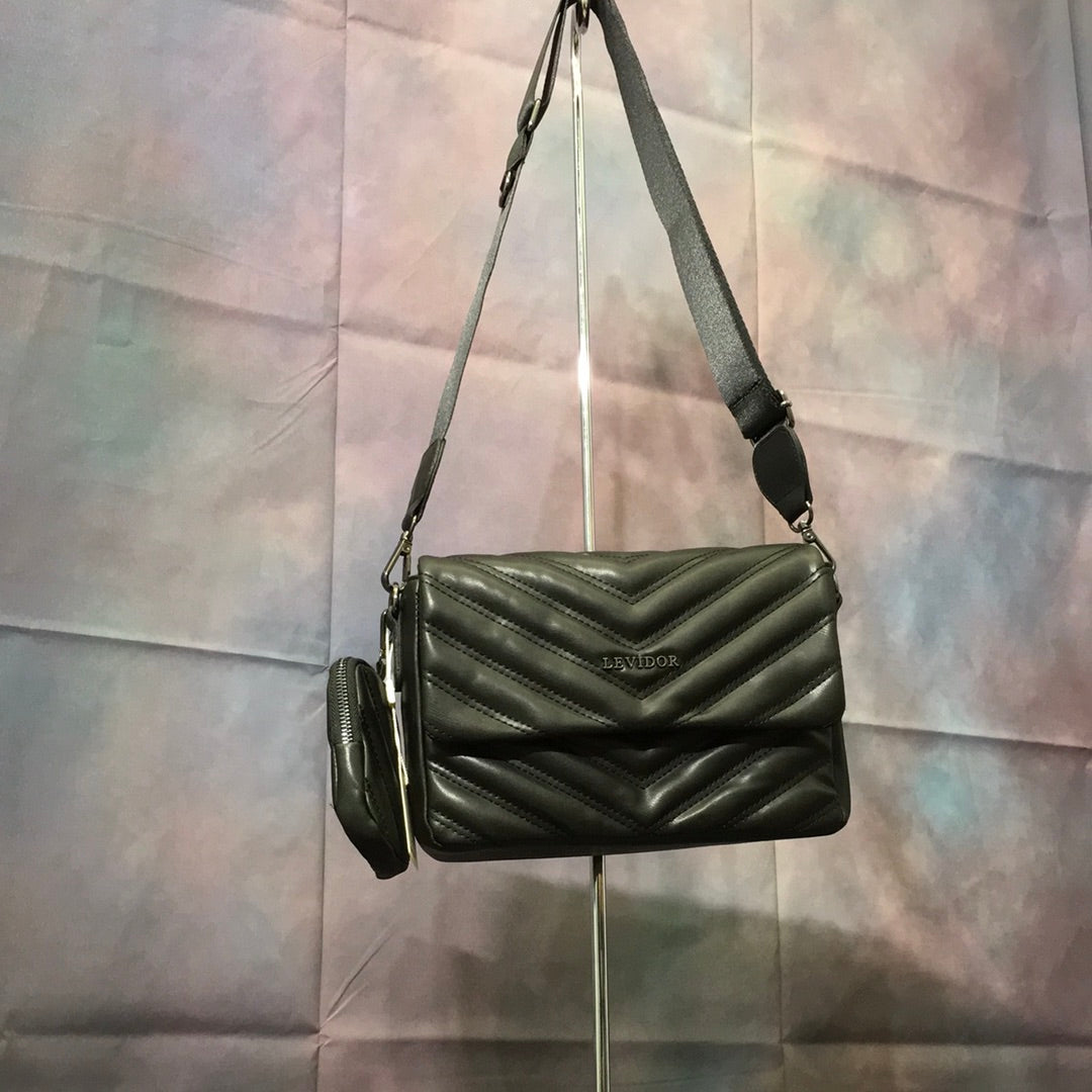 Elegant Levi’dor Clutch – Perfect for Every Occasion