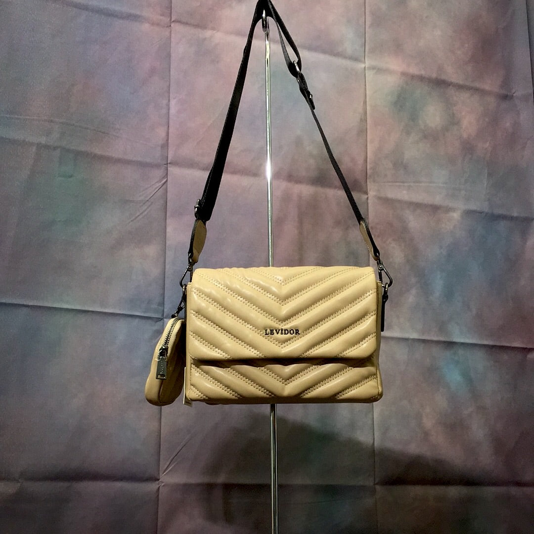 Elegant Levi’dor Clutch – Perfect for Every Occasion