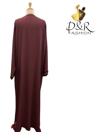 Discover our exquisite closed Dubai abaya, crafted from premium fabric