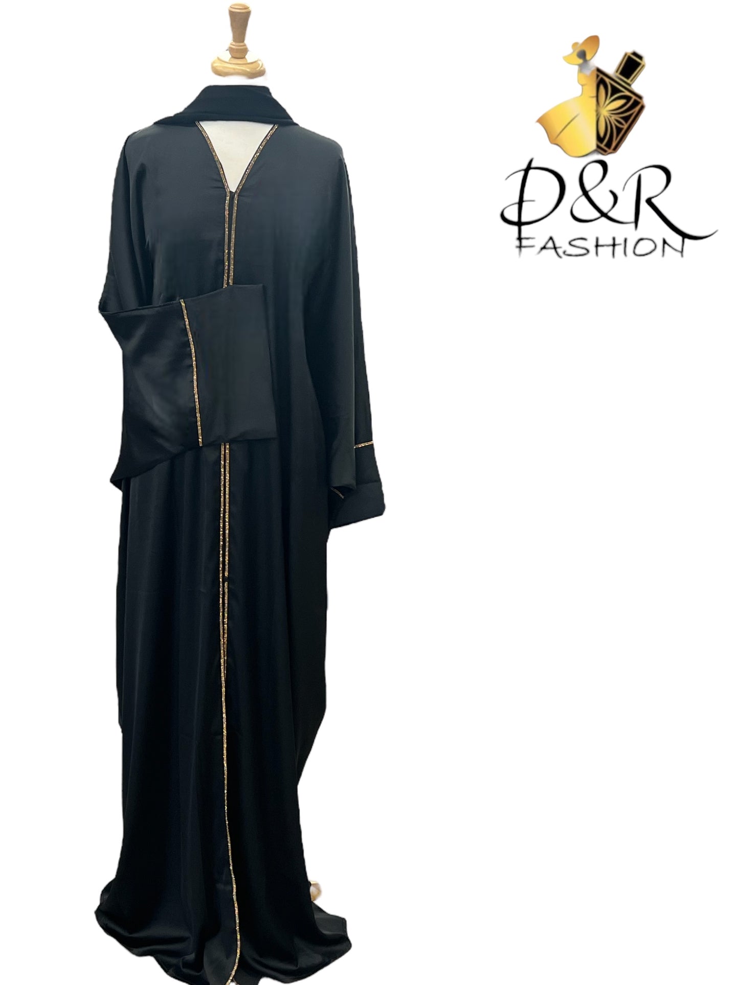 Discover our exquisite Open Abaya from Dubai with stunning golden ribbon