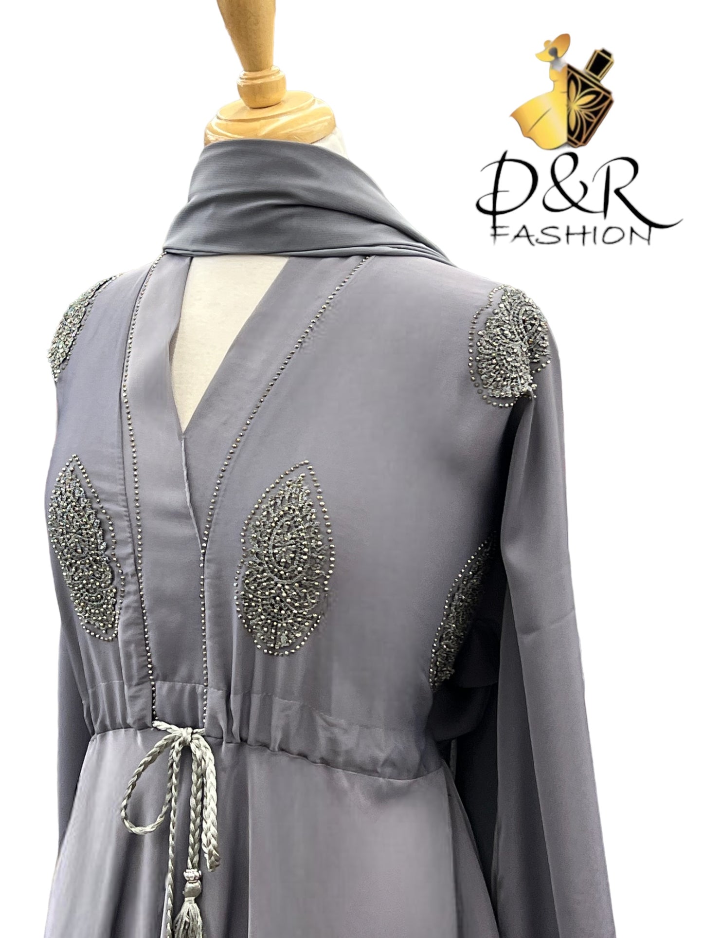 Elegant grey closed abaya from Dubai made of high quality soft fabric