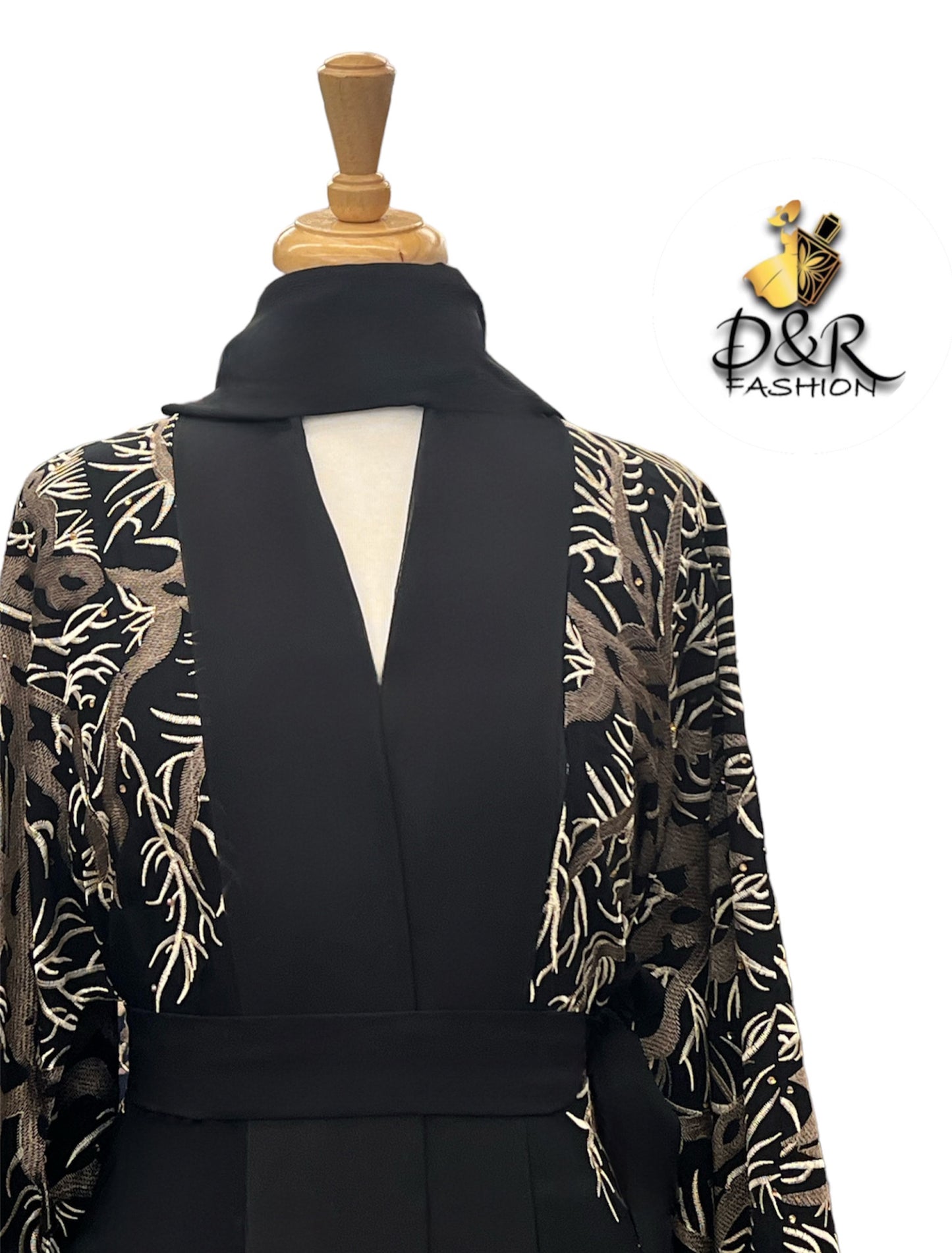 Elegant Front Open Dubai Abaya – Soft Fabric, Sleeve & Back Design