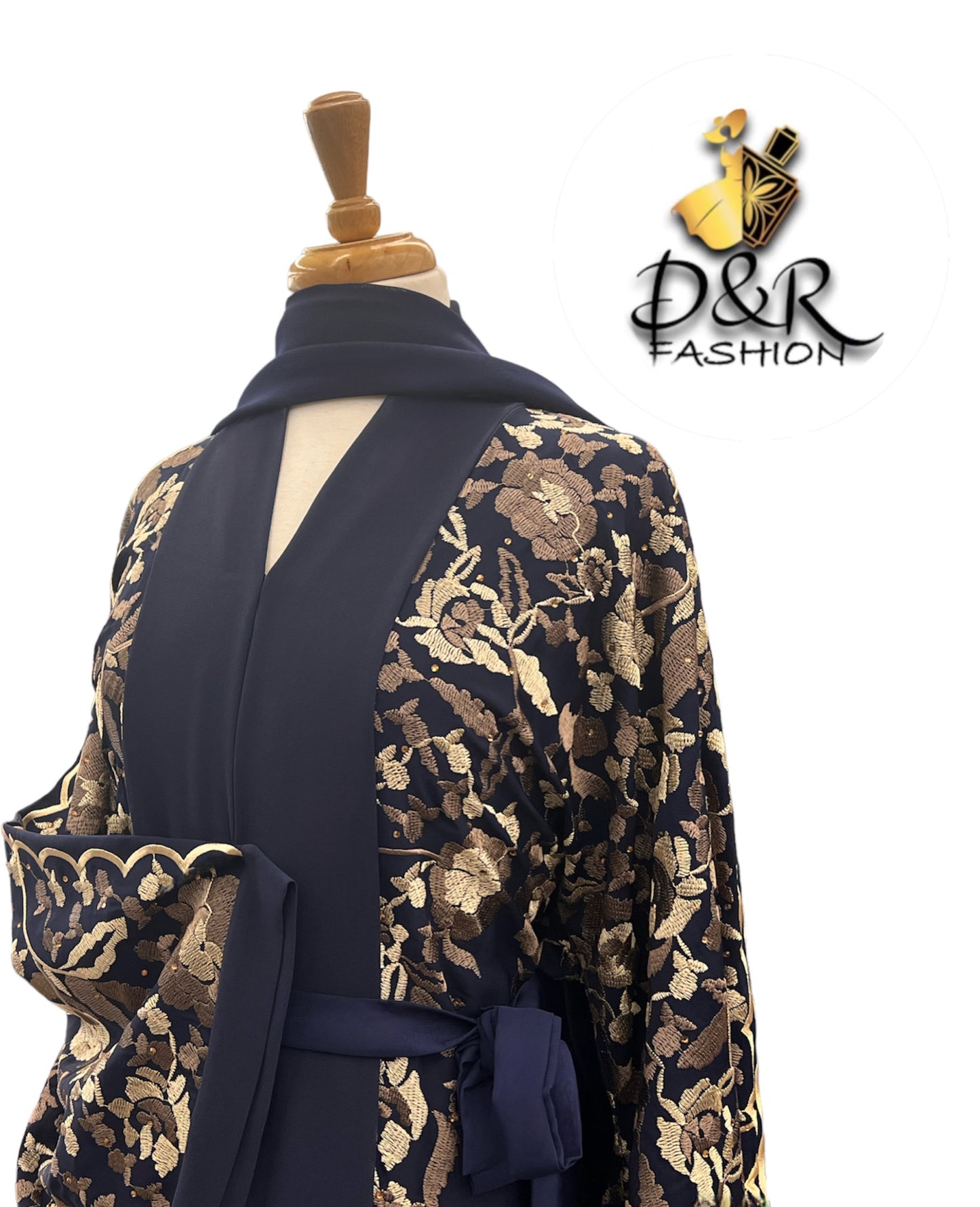 Elegant Front Open Dubai Abaya – Soft Fabric, Sleeve & Back Design