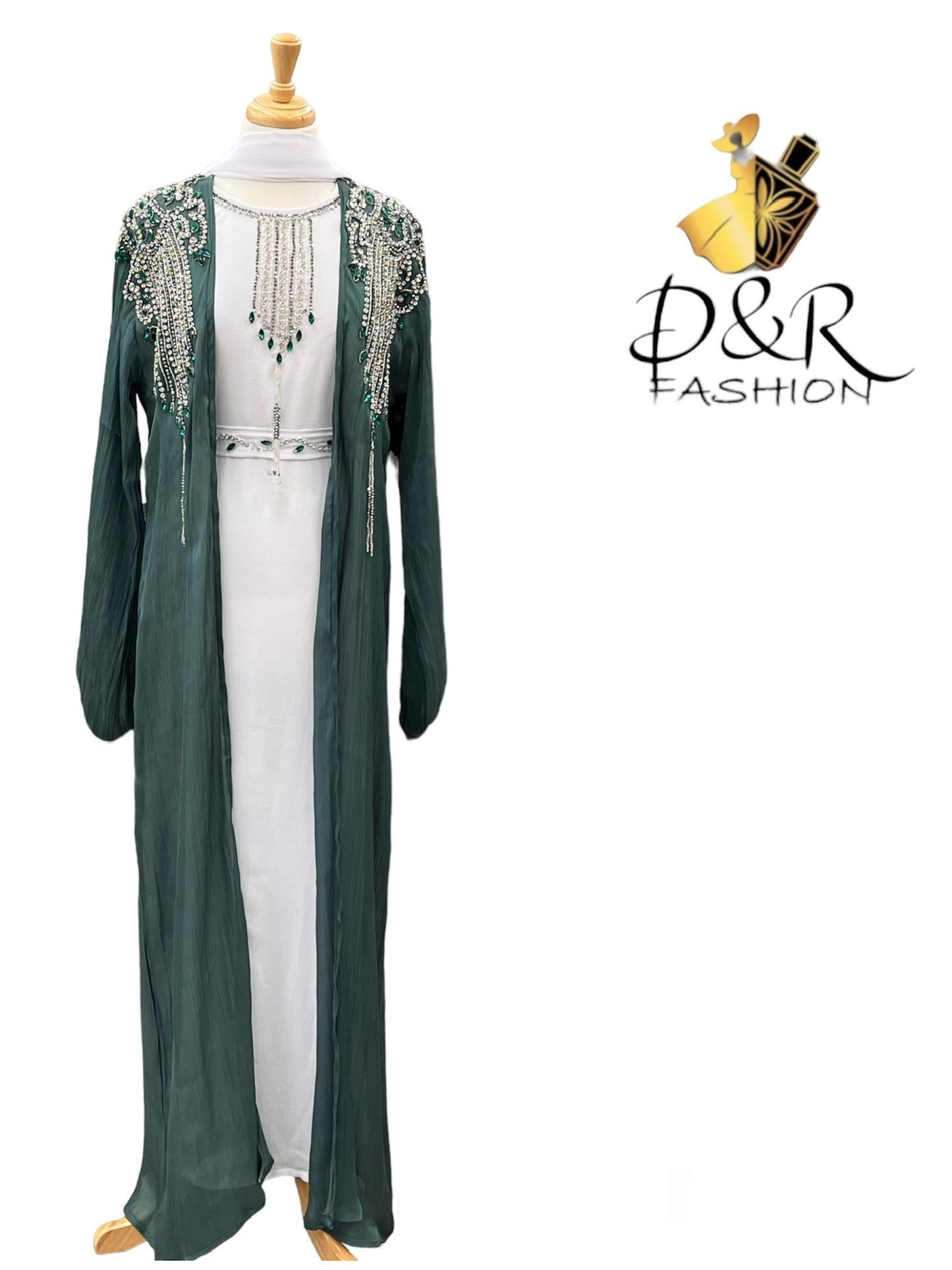 Discover luxury with our Dubai Abaya 2 Piece Set