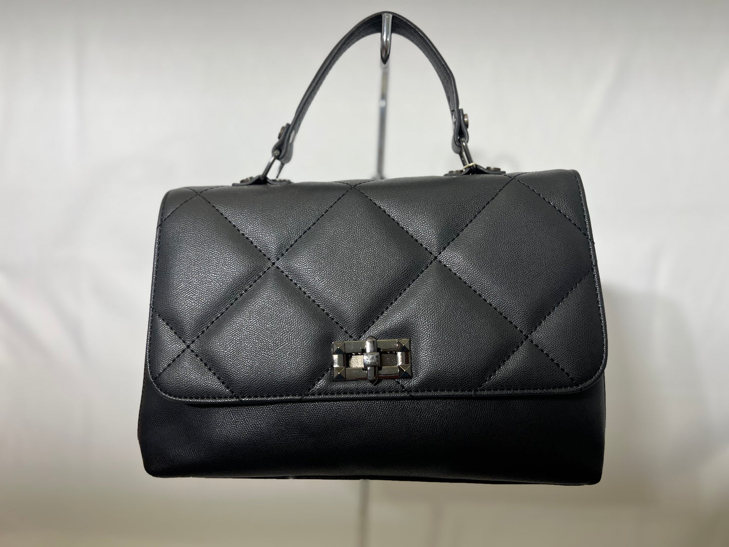 Levi’dor Structured Purse - Bold Angles, Sharp Style