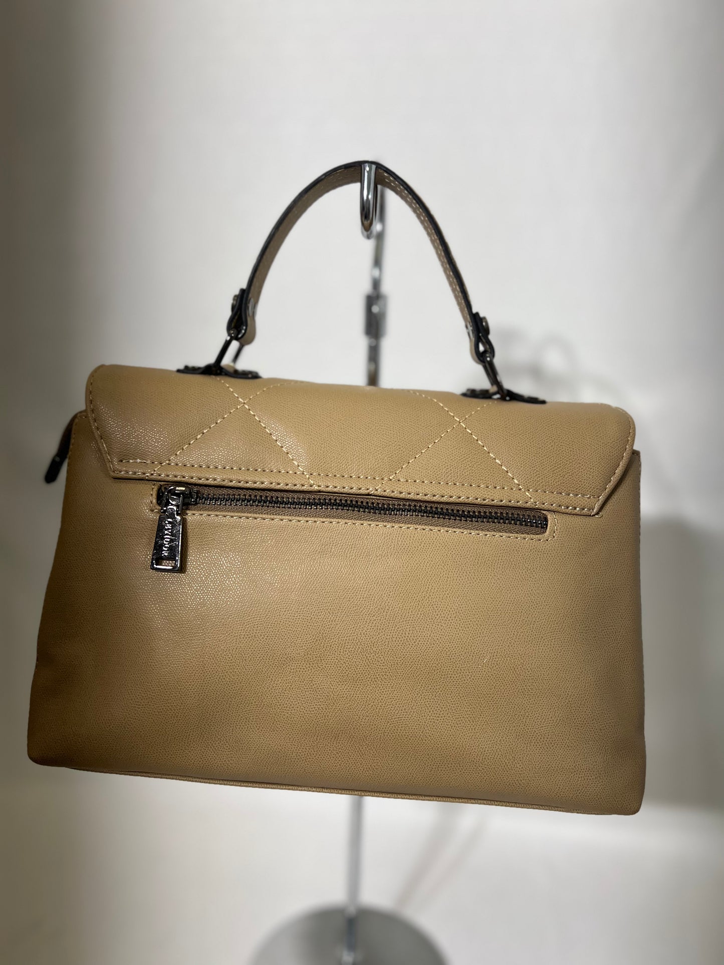 Levi’dor Structured Purse - Bold Angles, Sharp Style