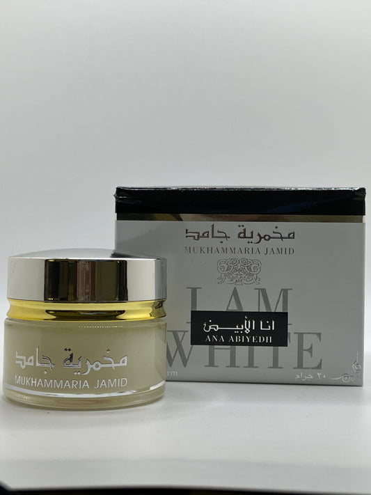 Mukhammaria Ana Abiyedh: Luxurious White Musk Fragrance